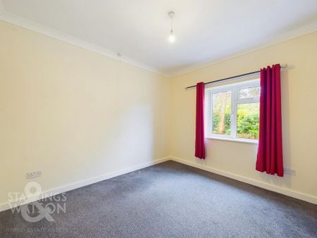 3 bedroom detached bungalow to rent - Photo 4