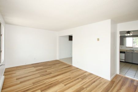 For Lease - 42 Tecumseh Avenue Unit# #4, Oshawa, Ontario - Photo 5