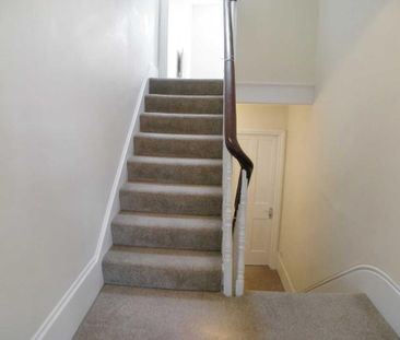 2 bedroom maisonette to rent - Photo 6