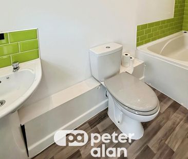 3 bedroom terraced house to rent - Photo 6