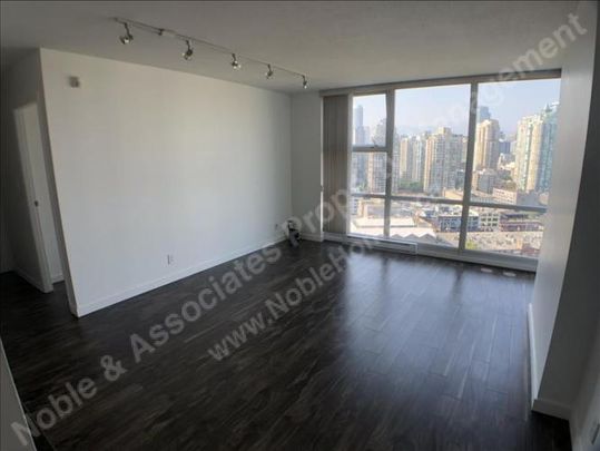 1XX Aquarius Mews 2605 Vancouver - Photo 1