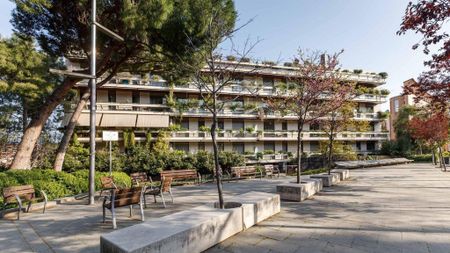 4 room luxury Apartment for rent in Barcelona, Catalonia - Foto 3