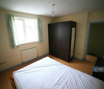 4 bedroom terraced house to rent - Photo 3