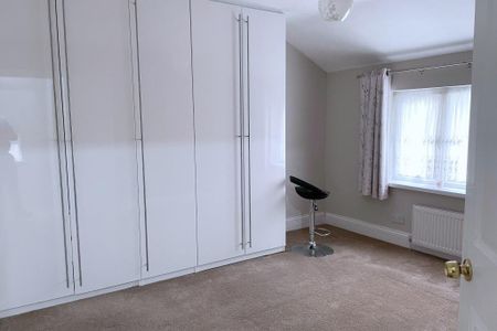 3 bedroom semi-detached house to rent - Photo 4