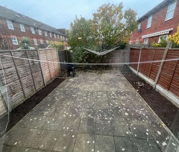 Silbury Avenue Room 2 - Photo 4