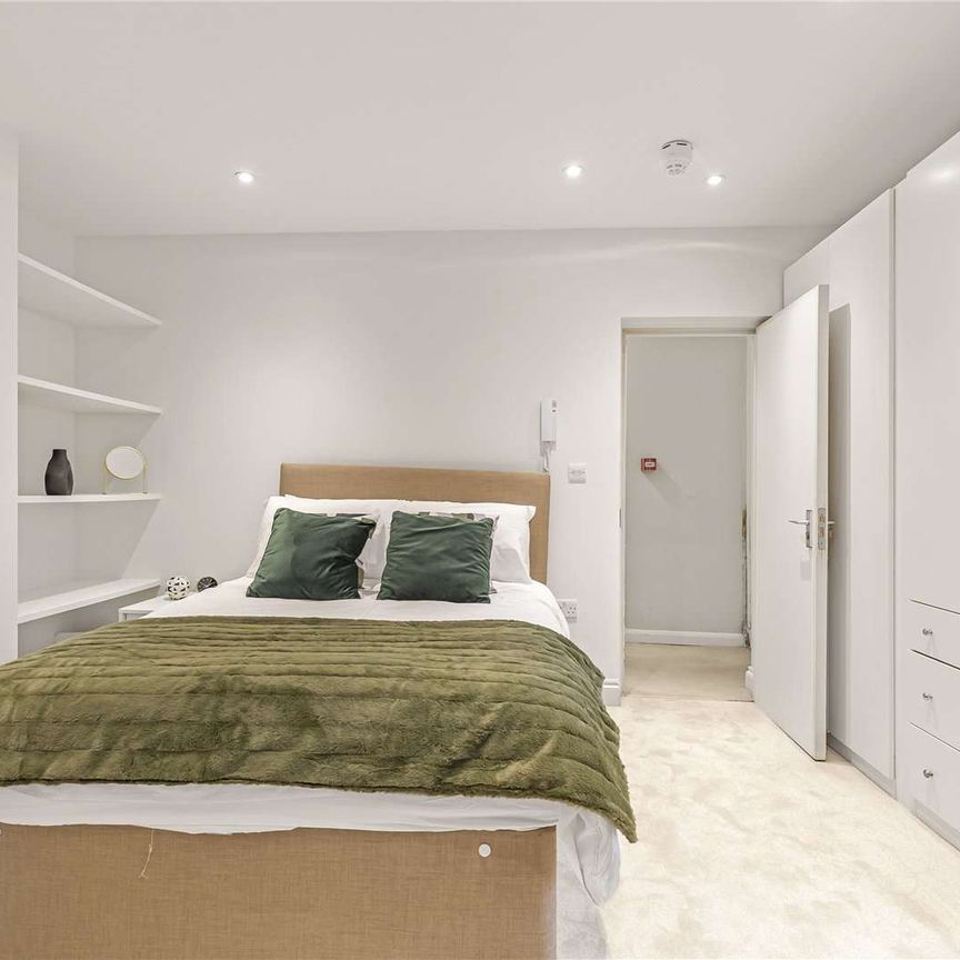 Studio Flat to rent in Queen Anne Street, Marylebone. - Photo 1