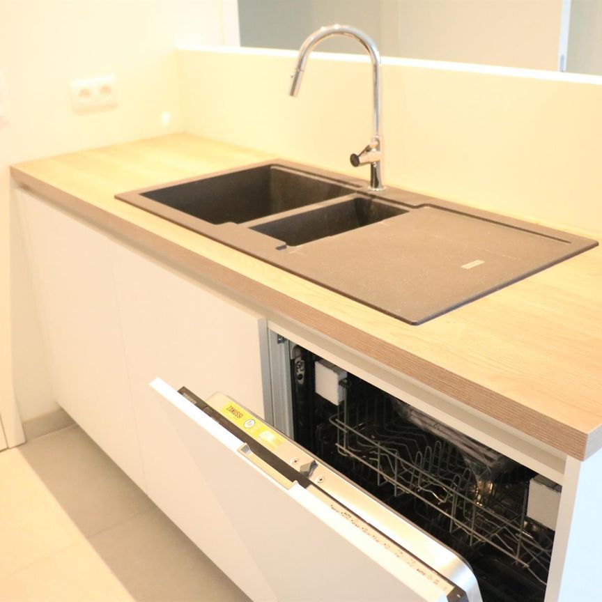 Energiezuinig appartement met zonneterras centrum Zellik - Photo 1