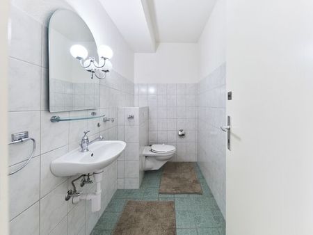 Apartment located in the center - Photo 4