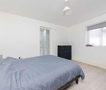 Broad Street Walk, Wokingham, RG40 - Photo 6