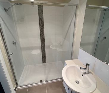 Spacious 3 Bedroom Home with Full Club Armstrong Access - Photo 3