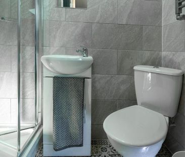 5 bedroom terraced house to rent - Photo 2