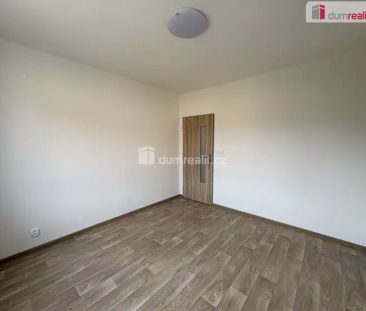 pronájem revitalizovaného bytu s balkónem, garáží a parkovacím míst... - Photo 4