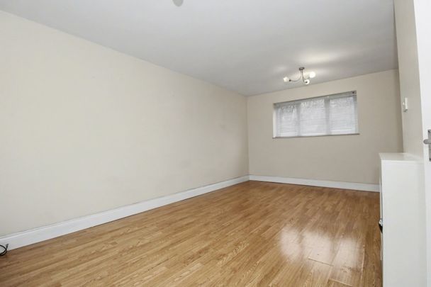 Oakfields, Stevenage, Hertfordshire - Photo 1