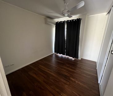 Fully Fenced Three Bedroom Home - Photo 4