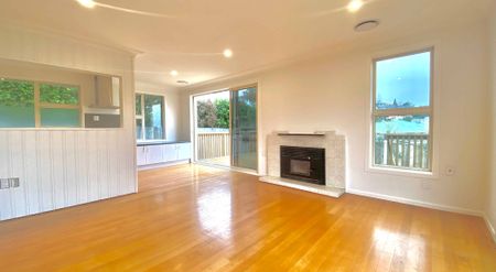 Charming Family Home in Bellevue - Photo 5