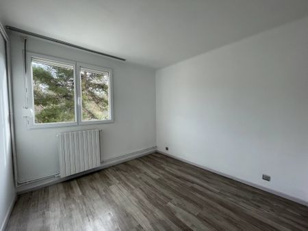 Location Appartement 3 pièces 52m² NIMES 30900 - Photo 2