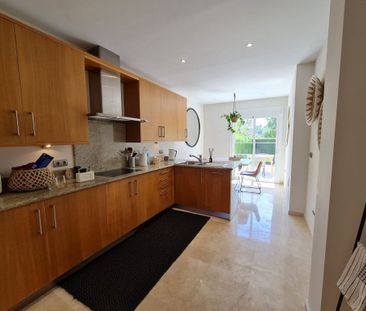 3 bedroom luxury Townhouse for rent in Nueva Andalucia, Spain - Photo 2