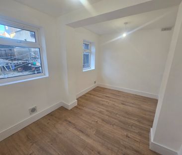 2 Bed Flat, Norbury Road, CR7 - Photo 6