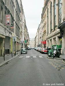 Logement à Paris, Location meublée - Photo 2