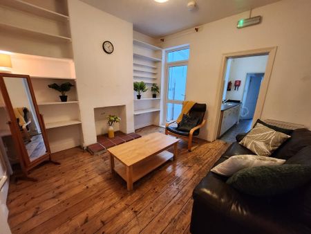 4 bedroom terraced house to rent - Photo 2