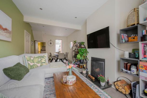 63 Downshire Road, Holywood, BT18 9LX - Photo 1