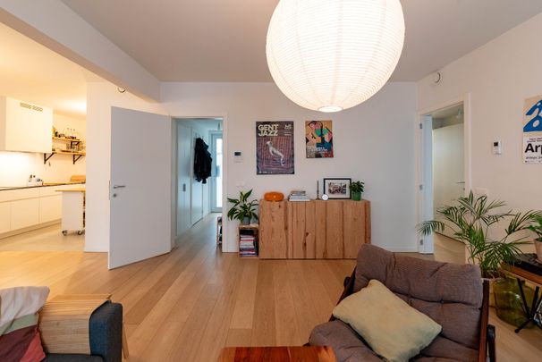 Luxueus afgewerkt nieuwbouwappartement met 2 slk en terras - Photo 1