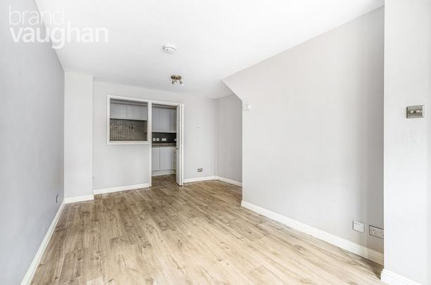 2 bedroom detached house to rent - Photo 1