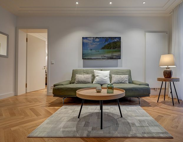 Exclusively furnished 2-room apartment - Photo 1