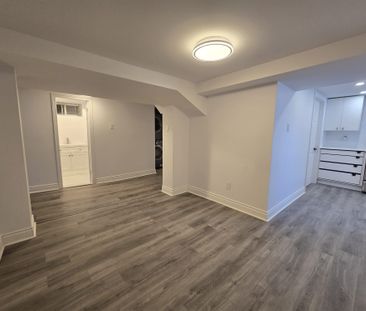 For Lease - 20 Newhaven Street Unit# B, South of Baseline to Knoxda... - Photo 6