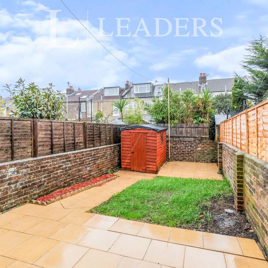 3 bedroom house to rent Ringwood Road, Southsea, PO4 - Photo 1