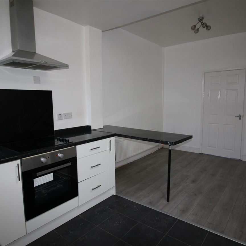 2 Bedroom Terraced House for Rent - Photo 1