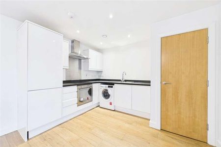 Cromwell Road, Redhill, Surrey, RH1 - Photo 2