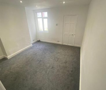 3 bedroom end of terrace house to rent - Photo 6