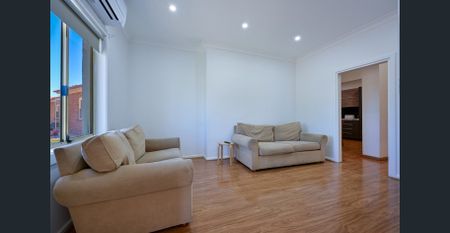 Fully Furnished And Tastefully Upgraded - Photo 3