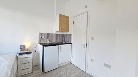 Studio to rent - Photo 2