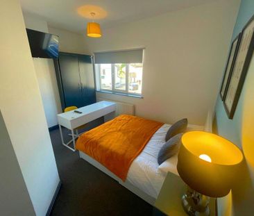 4 bedroom terraced house to rent - Photo 5