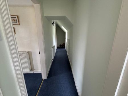 5 bedroom detached house to rent - Photo 2