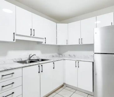 Ridgeway & Somerset — 1 Bedroom - Photo 1