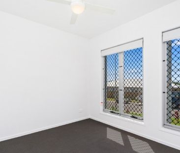 New Build 3 Bed Duplex 2 Bath 1 Car - Photo 4