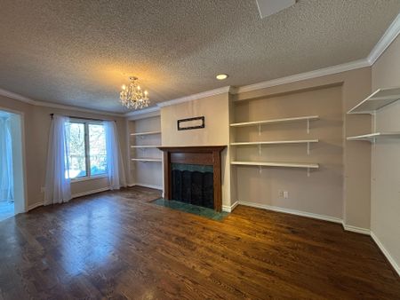 For Lease - 109 Carlyle Crescent, Aurora, Ontario - Photo 2