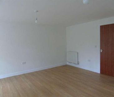 Florey Gardens, Aylesbury, HP20 - Photo 2