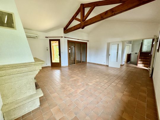 Maison individuelle plein centre SAINT QUENTIN FALLAVIER - Photo 1