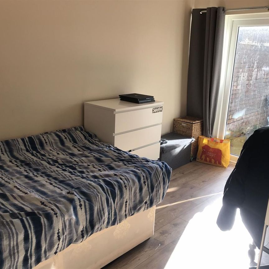 Coronation Road, Southville, Bristol - Photo 1