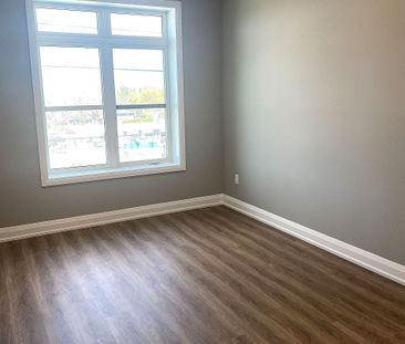 For Lease - 5917 Main Street Unit# 508, Whitchurch-Stouffville, Ont... - Photo 4