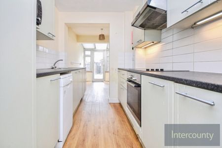 Plantation Close, CB11, Saffron Walden - Photo 4