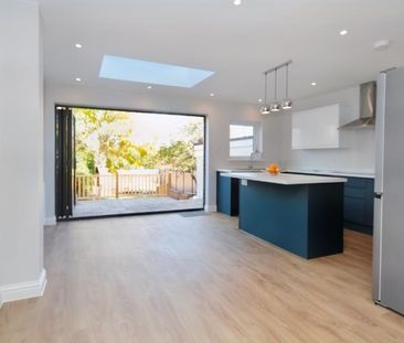 3 bedroom semi-detached house to rent - Photo 2