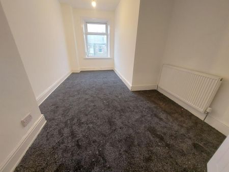 4 bedroom terraced house to rent - Photo 3