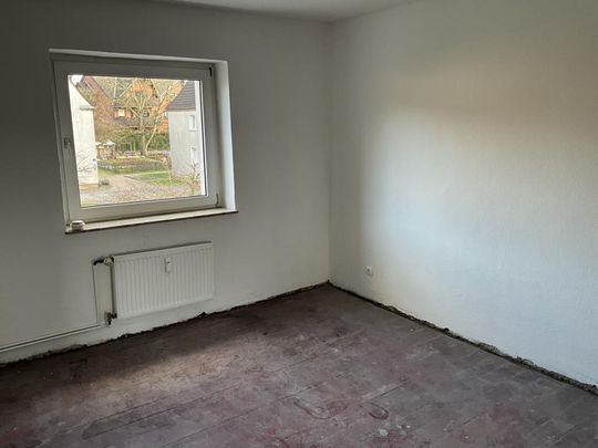 2-Zimmer-Wohnung in Brambauer frei, mit Renovierungsgutschein für Bodenbelag.. - Photo 1