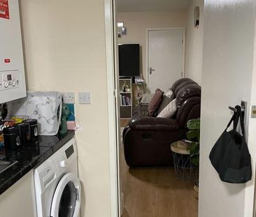 1 bedroom flat to rent - Photo 4