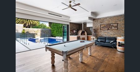 An Opulent Oasis - Photo 2